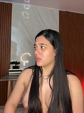 floriamANDjazmin online show from May 2026 07:07:01 PM