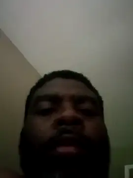 Snapshot of SLOWSTRO chatting on May 2026 05:00:02 PM SLOWSTRO online show from May 2026 05:00:02 PM
