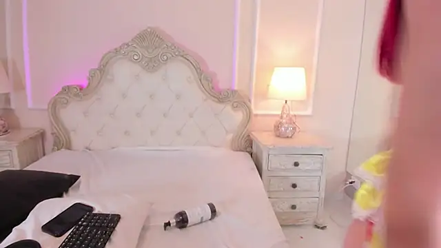 Snapshot of SamanthaPierce chatting on November 2025 12:48:02 PM SamanthaPierce online show from November 2025 12:48:02 PM