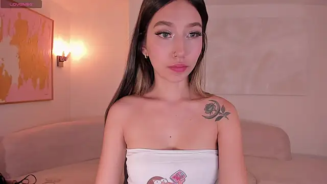 TaraLawrence online show from November 2025 02:39:02 AM