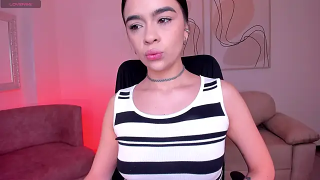 Snapshot of AlanaCraft chatting on October 2025 12:15:02 PM AlanaCraft online show from October 2025 12:15:02 PM