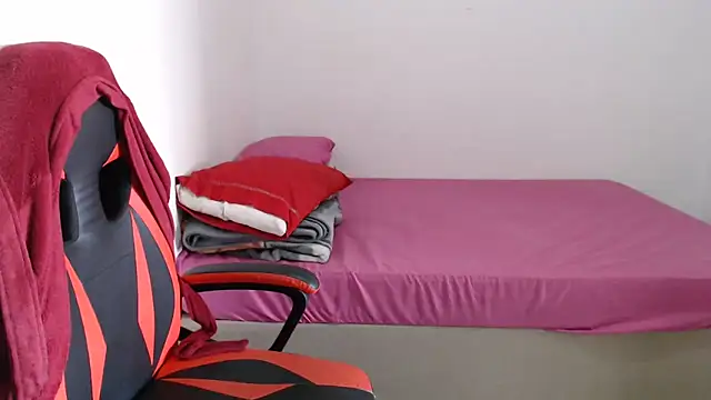 madelyn30 online show from February 2026 01:02:02 PM