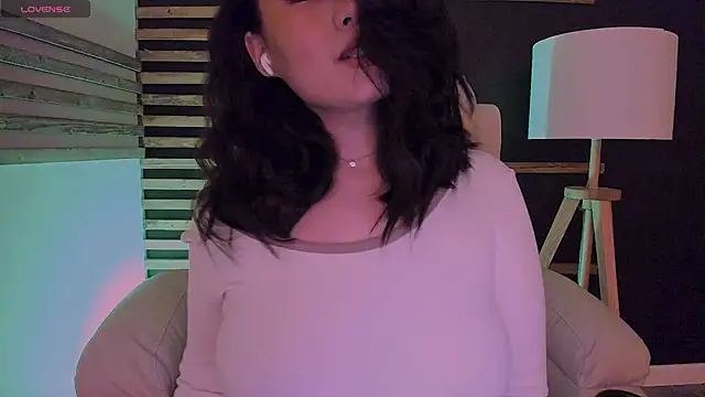 Snapshot of kimmy_chi_ chatting on February 2025 06:15:02 PM kimmy chi online show from February 2025 06:15:02 PM