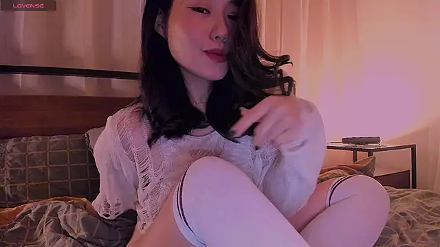 Snapshot of kimmy_chi_ chatting on March 2025 06:00:01 PM kimmy chi online show from March 2025 06:00:01 PM