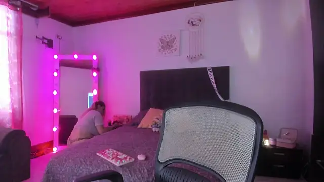 miss julietaa online show from February 2026 03:32:02 PM