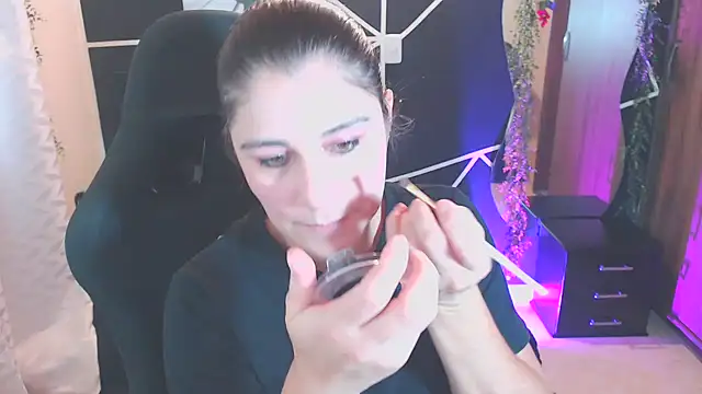 LUCY LI online show from April 2026 06:03:02 PM