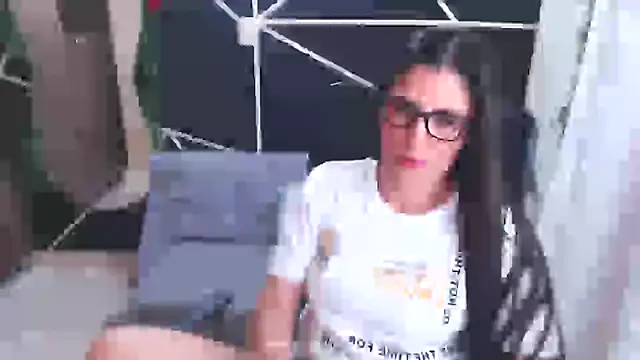 LUCY LI online show from January 2025 06:20:02 PM