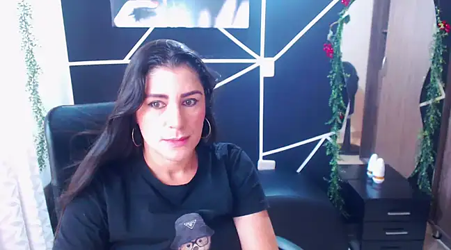 LUCY LI online show from March 2025 01:37:01 PM