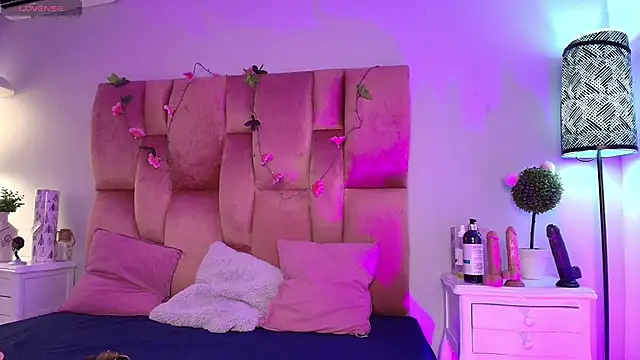 SweetBonniie online show from October 2025 12:06:02 PM