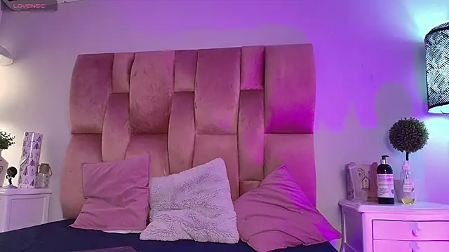 SweetBonniie online show from September 2025 12:38:01 PM