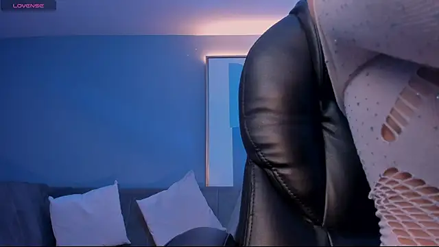 MaddisonLowe online show from November 2025 04:38:02 AM