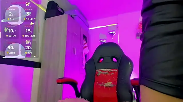 Hellen moons   online show from April 2026 06:56:02 PM