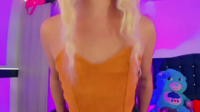 Hellen moons   online show from January 2026 07:09:01 PM