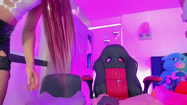 Hellen moons   online show from March 2026 07:19:01 PM