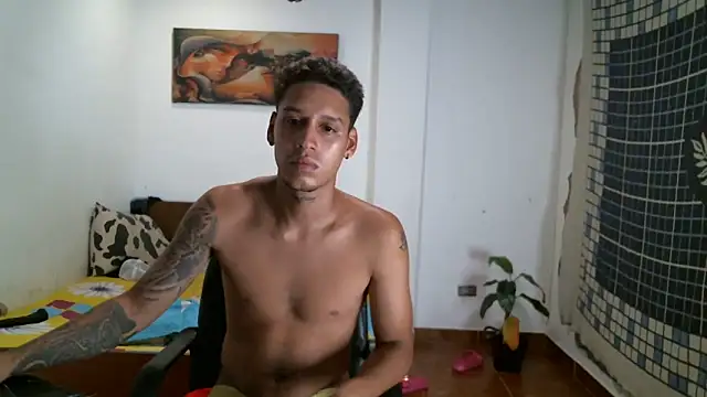 Snapshot of JacobandChloee chatting on March 2025 07:46:02 AM JacobandChloee online show from March 2025 07:46:02 AM