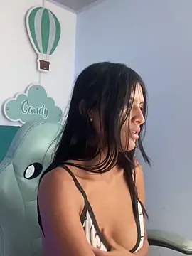  18 laura online show from December 2024 09:11:01 AM