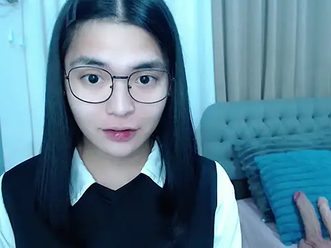 zhaviahale21 online show from October 2025 02:49:01 PM