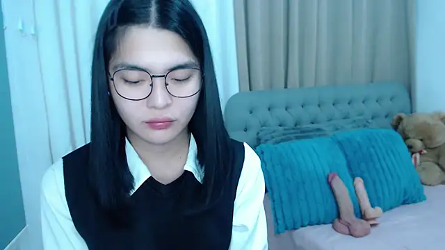 zhaviahale21 online show from October 2025 11:42:01 AM