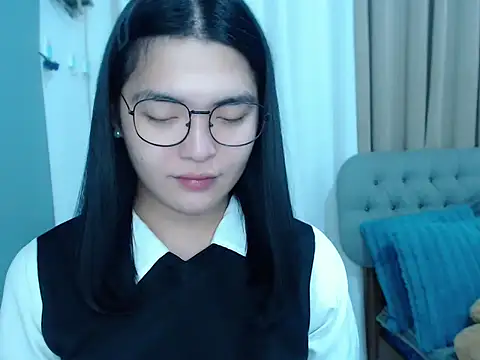 zhaviahale21 online show from October 2025 03:30:02 AM