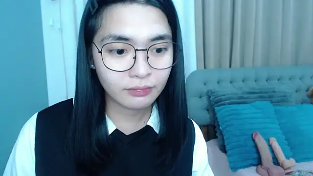 zhaviahale21 online show from October 2025 05:13:02 PM