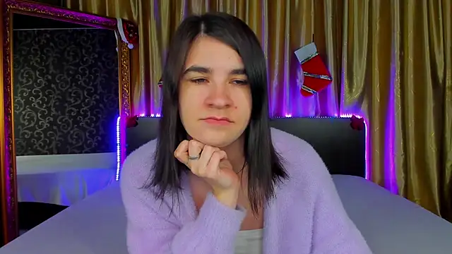 Snapshot of _Polly_Love_ chatting on December 2025 01:06:01 PM Polly Love online show from December 2025 01:06:01 PM