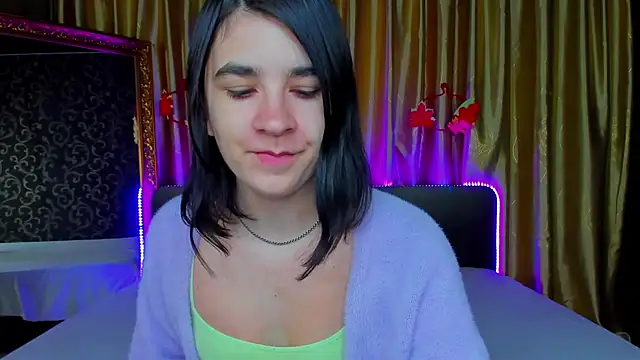 Snapshot of _Polly_Love_ chatting on November 2025 07:09:01 AM Polly Love online show from November 2025 07:09:01 AM