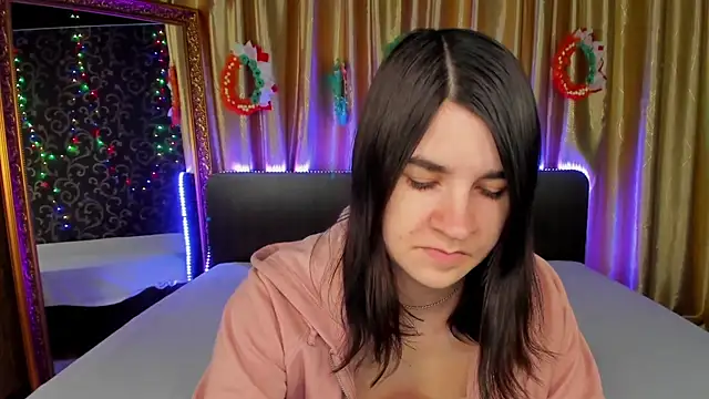  Polly Love  online show from April 2026 06:20:01 AM