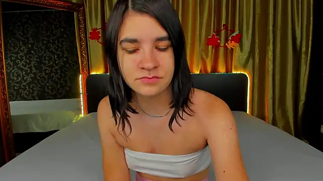 Snapshot of _Polly_Love_ chatting on November 2025 07:01:01 AM Polly Love online show from November 2025 07:01:01 AM