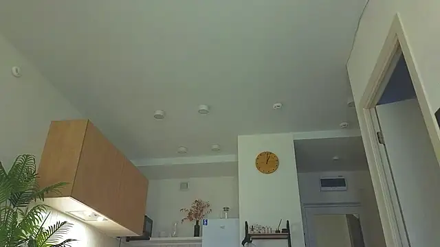 Lili Roze  online show from October 2025 05:28:01 AM