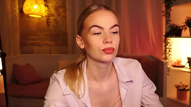 Snapshot of sn0w_barbie chatting on September 2025 08:35:02 AM sn0w barbie online show from September 2025 08:35:02 AM