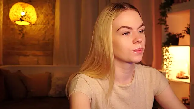 Snapshot of sn0w_barbie chatting on December 2025 09:41:01 AM sn0w barbie online show from December 2025 09:41:01 AM