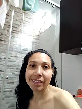 Snapshot of KimPielCanela chatting on October 2025 08:31:01 PM KimPielCanela online show from October 2025 08:31:01 PM