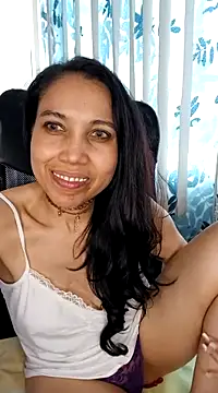 Snapshot of KimPielCanela chatting on March 2025 11:28:02 AM KimPielCanela online show from March 2025 11:28:02 AM