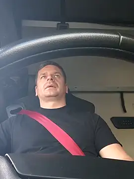 Snapshot of Dan_NFS chatting on November 2025 09:47:02 AM Dan NFS online show from November 2025 09:47:02 AM