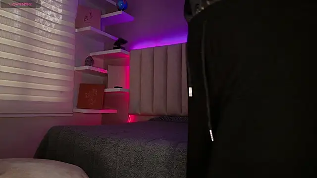 Megan mooree  online show from October 2025 12:14:02 PM