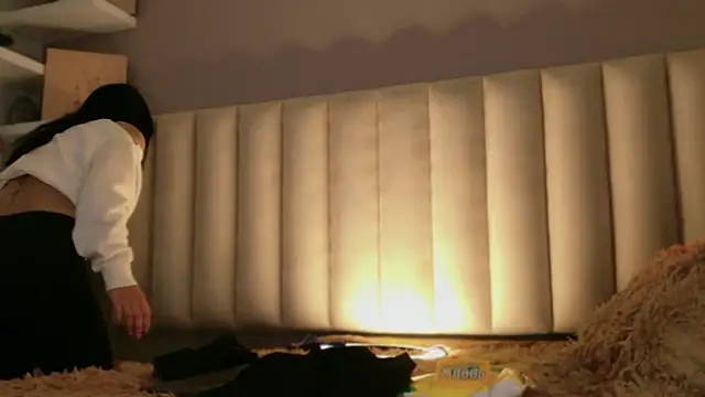 Megan mooree  online show from April 2026 07:58:02 PM