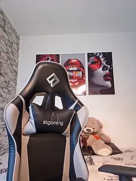 Antonella2 m online show from April 2026 01:04:02 PM