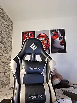 Antonella2 m online show from December 2025 01:05:02 PM