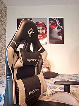 Antonella2 m online show from March 2026 01:11:01 PM