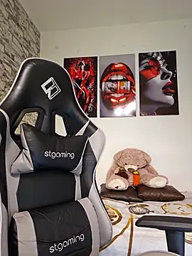 Antonella2 m online show from March 2026 01:04:01 PM