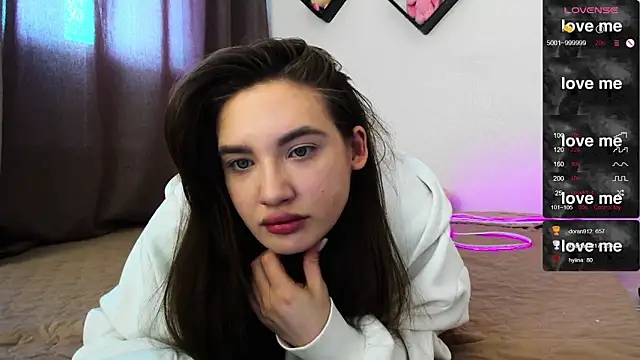 Snapshot of Holly_Molii chatting on February 2025 07:15:02 AM Holly Molii online show from February 2025 07:15:02 AM