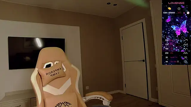 Snapshot of Holly_Molii chatting on December 2025 02:12:02 AM Holly Molii online show from December 2025 02:12:02 AM