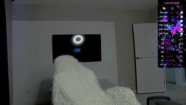 Snapshot of Holly_Molii chatting on November 2025 06:13:01 AM Holly Molii online show from November 2025 06:13:01 AM