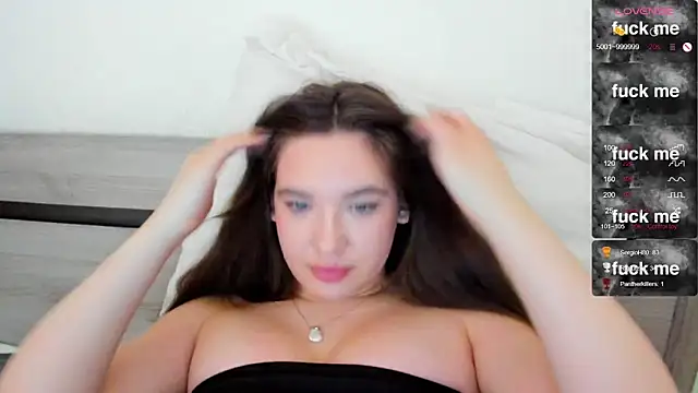 Snapshot of Holly_Molii chatting on February 2025 06:30:02 AM Holly Molii online show from February 2025 06:30:02 AM