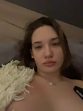 Holly Molii online show from April 2026 04:14:02 AM