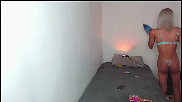 ChristinaSaphier online show from October 2025 09:01:02 PM