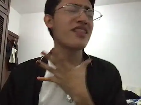 Akaerizz online show from December 2025 06:27:01 AM