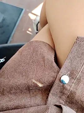 Snapshot of Alexvit2616 chatting on November 2025 11:46:03 AM Alexvit2616 online show from November 2025 11:46:03 AM