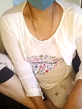 Snapshot of yourtamilcouple chatting on December 2024 08:18:01 AM yourtamilcouple online show from December 2024 08:18:01 AM