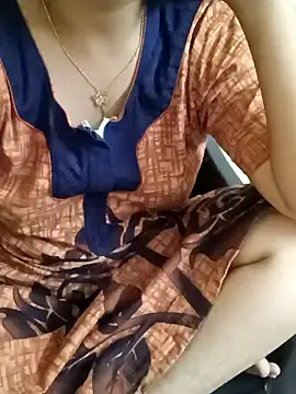 Snapshot of yourtamilcouple chatting on January 2025 11:17:01 AM yourtamilcouple online show from January 2025 11:17:01 AM